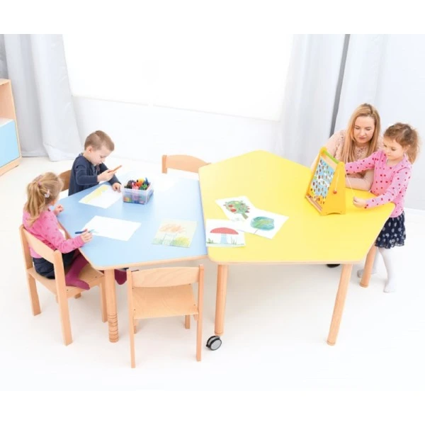 Grande table pentagonale sur roulettes classe flexible Grande Table Pentagonale Sur Roulettes Classe Flexible -KIDEA BOUTIQUE grande table pentagonale sur roulettes classe flexible 1